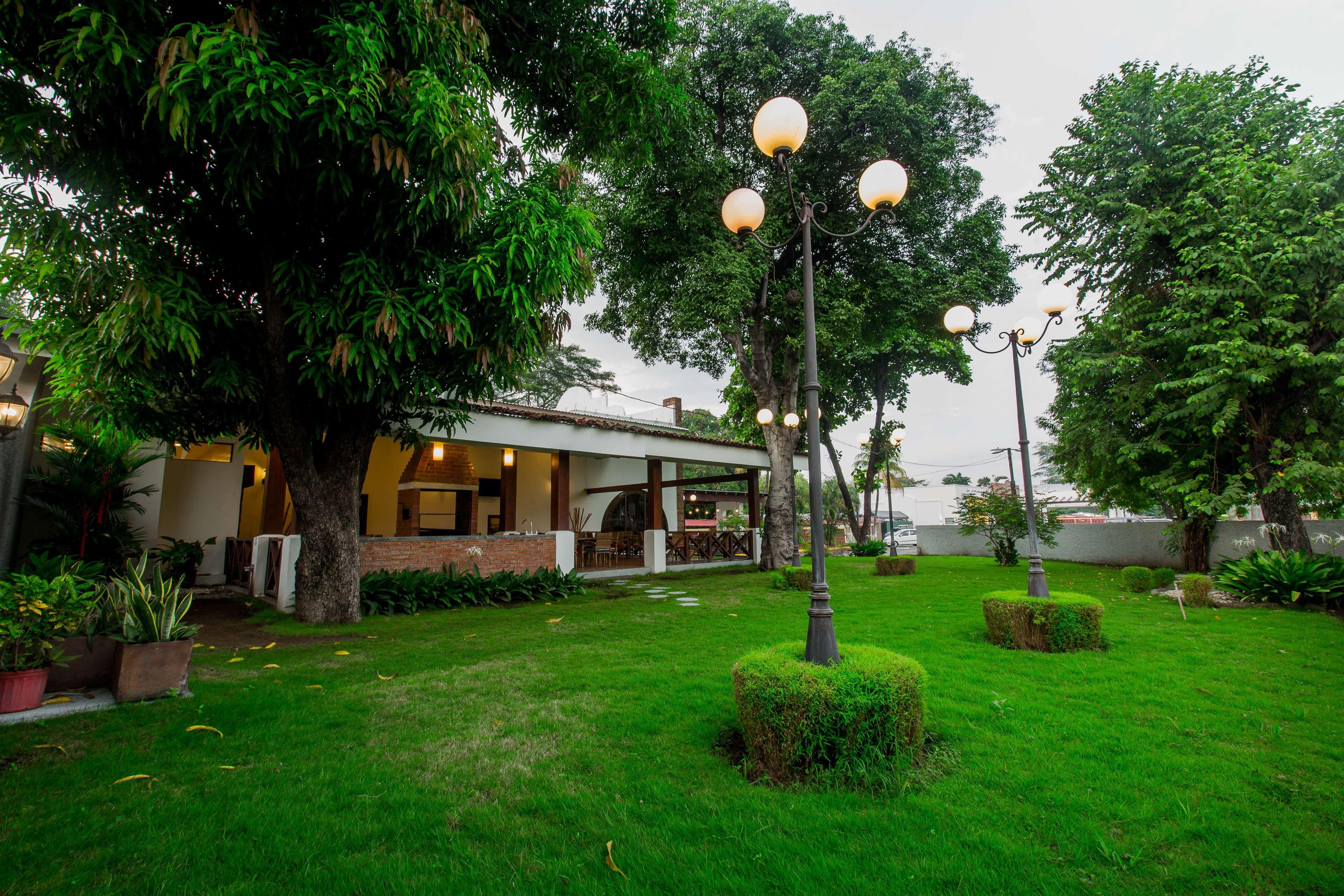 Best Western Las Mercedes Airport Managua Exterior photo